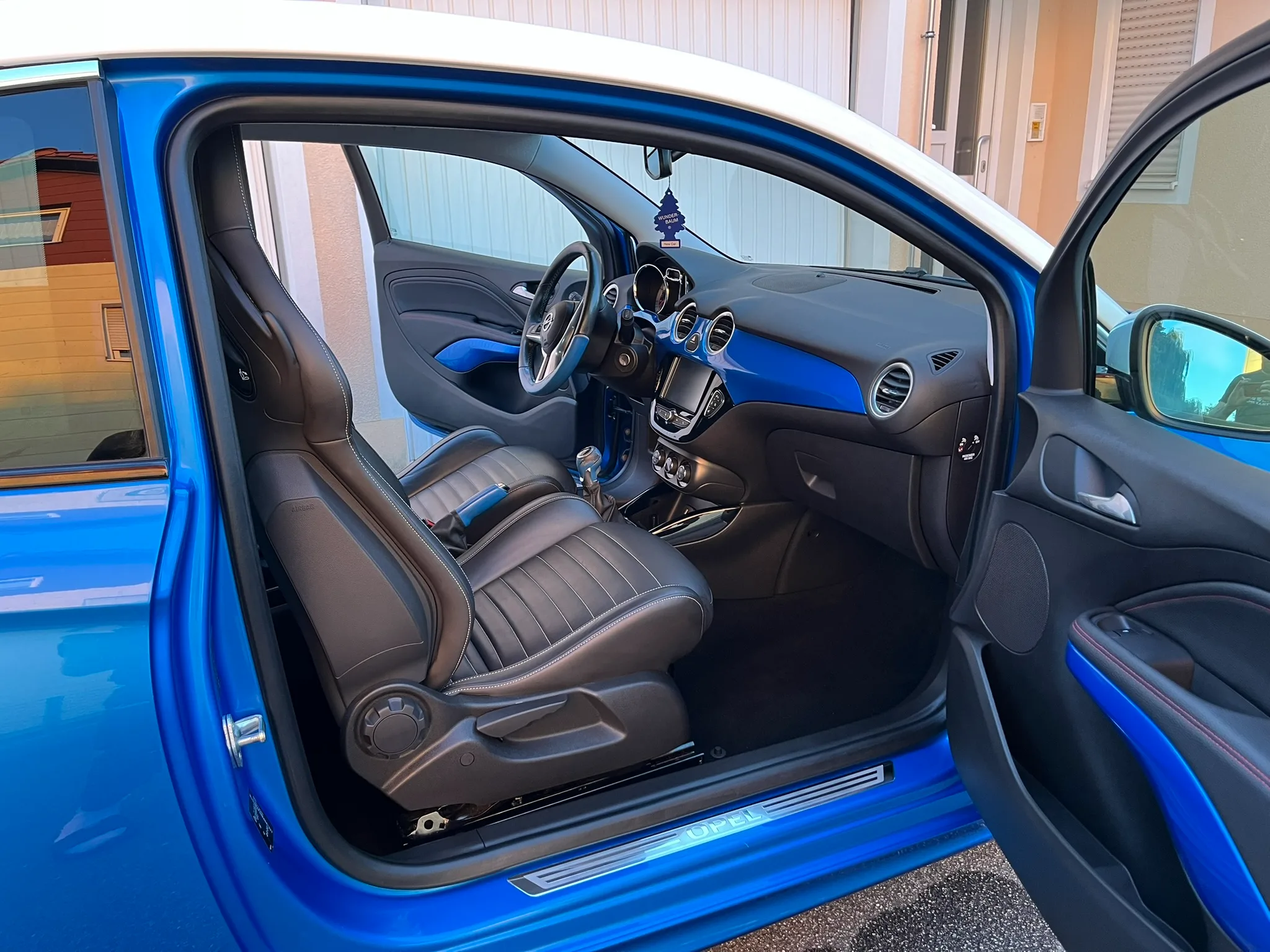 Innenreinigung in Regensburg Opel nachher